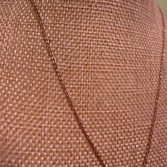 Dainty rose gold dice necklace with sparkly stones - Picture 5 of 6